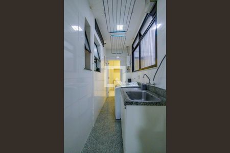 Apartamento à venda com 189m², 3 quartos e 2 vagas Apartamento à venda com 189m², 3 quartos e 2 vagasÁrea de Serviço