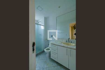 Apartamento à venda com 189m², 3 quartos e 2 vagas Apartamento à venda com 189m², 3 quartos e 2 vagasBanheiro Suíte