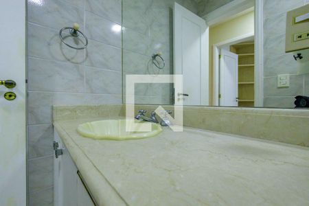 Apartamento à venda com 189m², 3 quartos e 2 vagas Apartamento à venda com 189m², 3 quartos e 2 vagasBanheiro