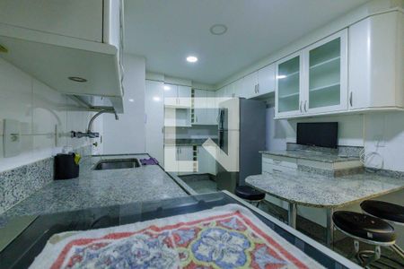 Apartamento à venda com 189m², 3 quartos e 2 vagas Apartamento à venda com 189m², 3 quartos e 2 vagasCozinha