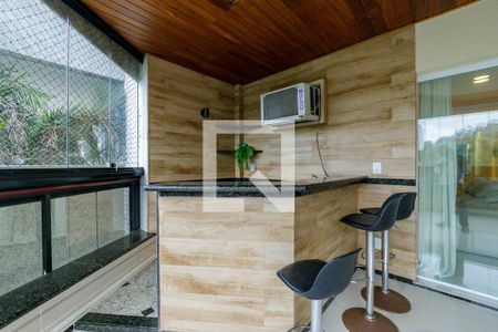 Apartamento à venda com 189m², 3 quartos e 2 vagas Apartamento à venda com 189m², 3 quartos e 2 vagasVaranda