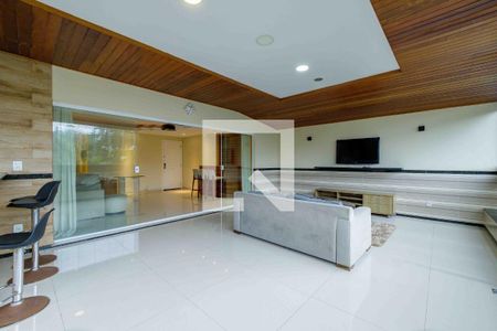 Apartamento à venda com 189m², 3 quartos e 2 vagas Apartamento à venda com 189m², 3 quartos e 2 vagasVaranda