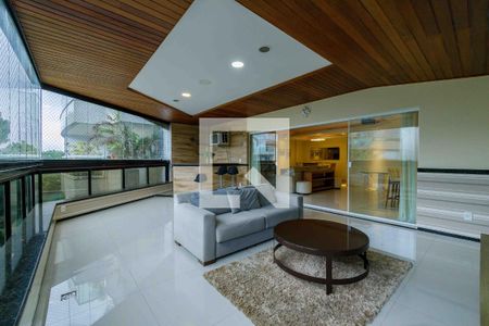 Apartamento à venda com 189m², 3 quartos e 2 vagas Apartamento à venda com 189m², 3 quartos e 2 vagasVaranda