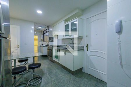 Apartamento à venda com 189m², 3 quartos e 2 vagas Apartamento à venda com 189m², 3 quartos e 2 vagasCozinha