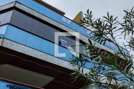 Apartamento à venda com 189m², 3 quartos e 2 vagas Apartamento à venda com 189m², 3 quartos e 2 vagasPlaquinha