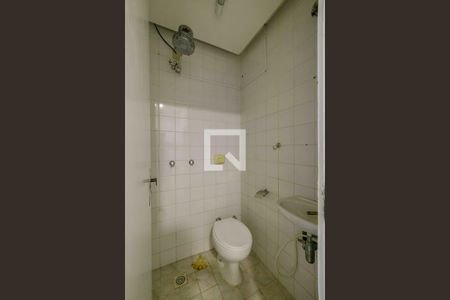 Apartamento à venda com 189m², 3 quartos e 2 vagas Apartamento à venda com 189m², 3 quartos e 2 vagasBanheiro de Serviço