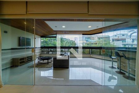 Apartamento à venda com 189m², 3 quartos e 2 vagas Apartamento à venda com 189m², 3 quartos e 2 vagasVaranda