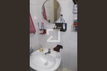 Casa à venda com 170m², 4 quartos e 1 vagaBanheiro 