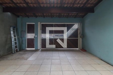 Casa para alugar com 220m², 3 quartos e 1 vaga Casa para alugar com 220m², 3 quartos e 1 vagaGaragem