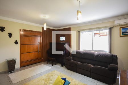 Sala 1 de casa para alugar com 4 quartos, 380m² em Parque Monte Alegre, Taboão da Serra