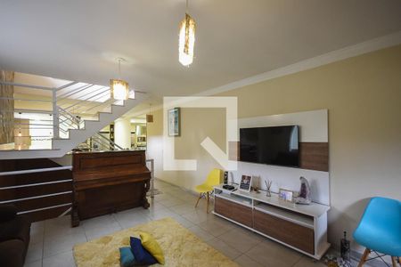 Sala 1 de casa para alugar com 4 quartos, 380m² em Parque Monte Alegre, Taboão da Serra