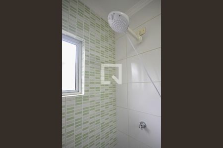 Casa à venda com 380m², 4 quartos e 3 vagasChuveiro do banheiro da suíte 2