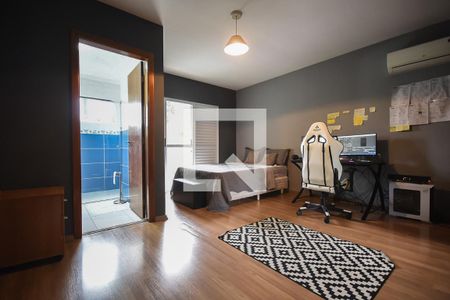 Casa à venda com 380m², 4 quartos e 3 vagasSuíte 1