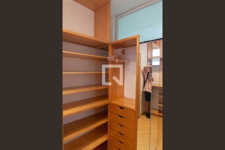 Apartamento para alugar com 120m², 2 quartos e 1 vagaCloset da suíte 2