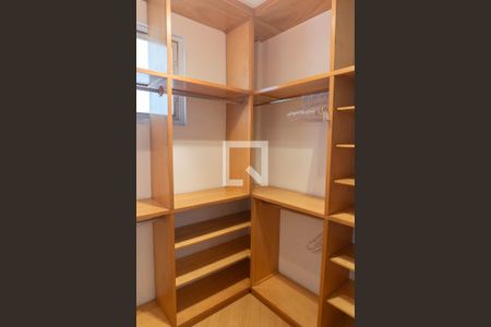 Apartamento para alugar com 120m², 2 quartos e 1 vagaCloset da suíte 2