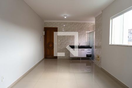 sala  de casa de condomínio para alugar com 1 quarto, 51m² em Jardim Silvana, Santo André