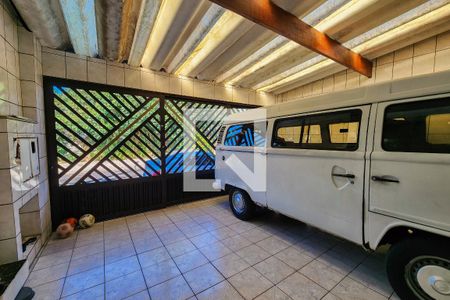 Casa à venda com 145m², 3 quartos e 2 vagas Casa à venda com 145m², 3 quartos e 2 vagasGaragem