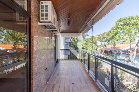 Apartamento à venda com 105m², 3 quartos e 2 vagasVaranda