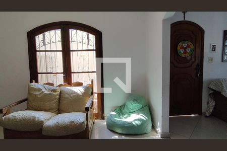 Casa para alugar com 4 quartos, 300m² em Parque Sao Luis, São Paulo