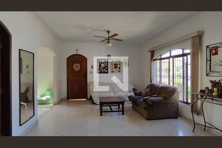 Casa para alugar com 4 quartos, 300m² em Parque Sao Luis, São Paulo