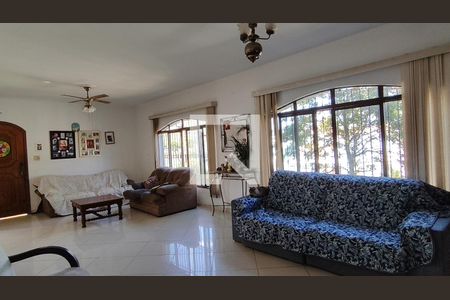 Casa para alugar com 4 quartos, 300m² em Parque Sao Luis, São Paulo