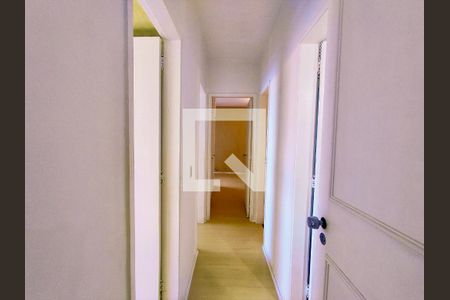 Corredor  de apartamento para alugar com 3 quartos, 125m² em Lagoa, Rio de Janeiro