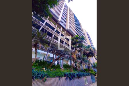 Apartamento para alugar com 125m², 3 quartos e 1 vaga Apartamento para alugar com 125m², 3 quartos e 1 vagaFachada