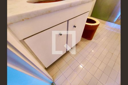 Apartamento para alugar com 125m², 3 quartos e 1 vaga Apartamento para alugar com 125m², 3 quartos e 1 vagaBanheiro social