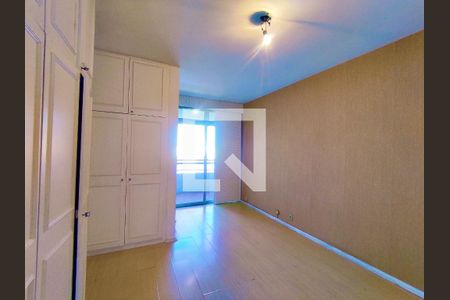 Apartamento para alugar com 125m², 3 quartos e 1 vaga Apartamento para alugar com 125m², 3 quartos e 1 vagaSuíte