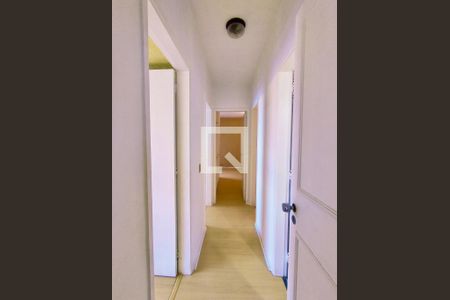 Corredor  de apartamento para alugar com 3 quartos, 125m² em Lagoa, Rio de Janeiro