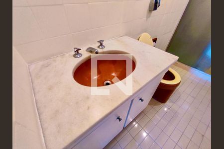 Apartamento para alugar com 125m², 3 quartos e 1 vaga Apartamento para alugar com 125m², 3 quartos e 1 vagaBanheiro social