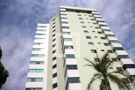 Apartamento para alugar com 360m², 4 quartos e 2 vagasFachada