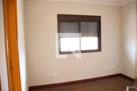Suíte 1 de apartamento para alugar com 4 quartos, 360m² em Osvaldo Rezende, Uberlândia