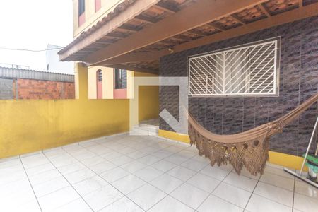 Casa à venda com 240m², 3 quartos e 2 vagasVaranda suíte 2