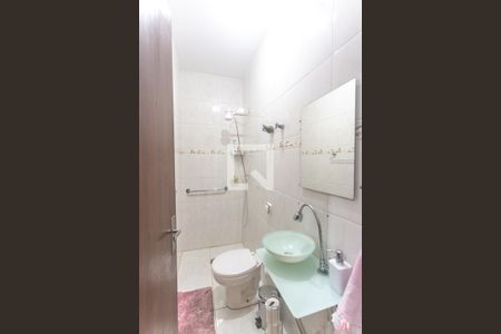 Casa à venda com 240m², 3 quartos e 2 vagasBanheiro de serviço