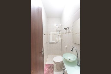 Casa à venda com 240m², 3 quartos e 2 vagasBanheiro de serviço