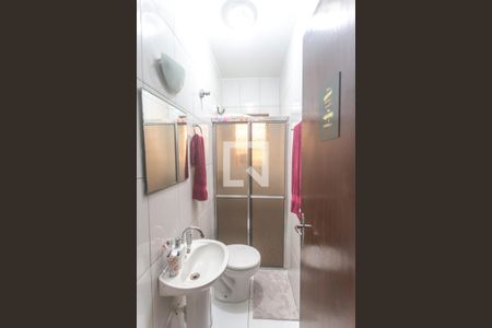 Casa à venda com 240m², 3 quartos e 2 vagasBanheiro suíte 1