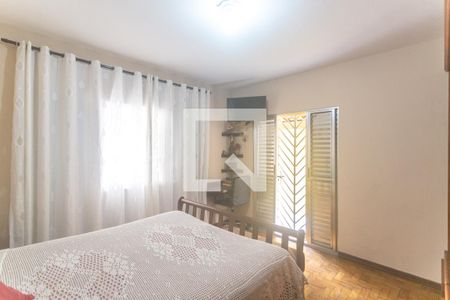 Casa à venda com 240m², 3 quartos e 2 vagasSuíte 2