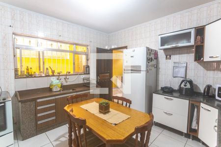 Casa à venda com 240m², 3 quartos e 2 vagasCozinha