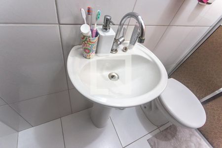 Casa à venda com 240m², 3 quartos e 2 vagasBanheiro suíte 1