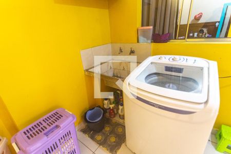 Casa à venda com 240m², 3 quartos e 2 vagasÁrea de serviço