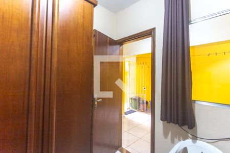 Casa à venda com 240m², 3 quartos e 2 vagasQuarto de serviço