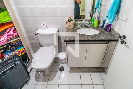 Apartamento à venda com 67m², 2 quartos e 1 vagaSuite - Banheiro