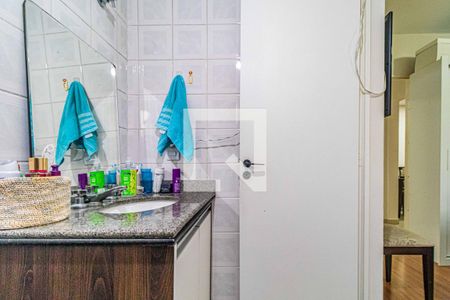 Apartamento à venda com 67m², 2 quartos e 1 vagaSuite - Banheiro