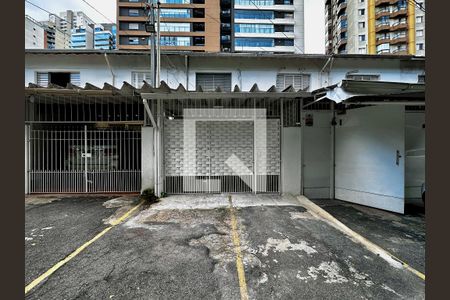 Casa para alugar com 100m², 3 quartos e 2 vagas Casa para alugar com 100m², 3 quartos e 2 vagasFachada Casa