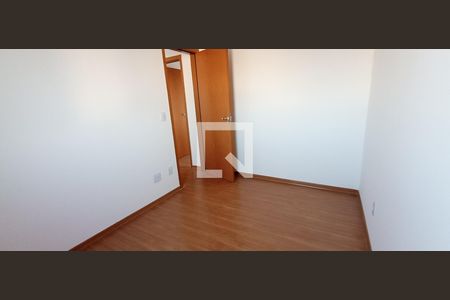 Quarto 2 de apartamento para alugar com 2 quartos, 50m² em Parque Sao Vicente, Mauá