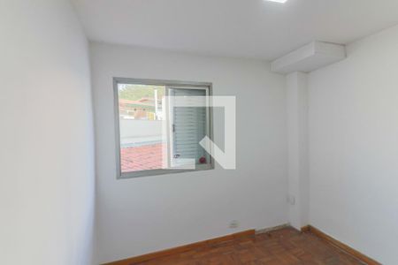 Quarto 2 de casa para alugar com 4 quartos, 260m² em Jardim Rizzo, São Paulo