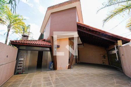 Casa à venda com 87m², 3 quartos e 5 vagasQuintal