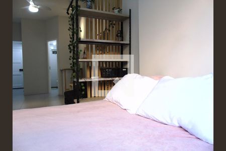 Sala/Quarta de kitnet/studio para alugar com 1 quarto, 30m² em Centro, Rio de Janeiro