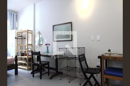 Sala/Quarta de kitnet/studio para alugar com 1 quarto, 30m² em Centro, Rio de Janeiro